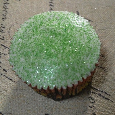 Holly Green Glitter Sparkles - No Nuts Halal Certified Cake Decoration