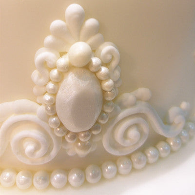Shimmer White 8mm Pearls - Soya Free Vegan Sprinkles Cake Decoration